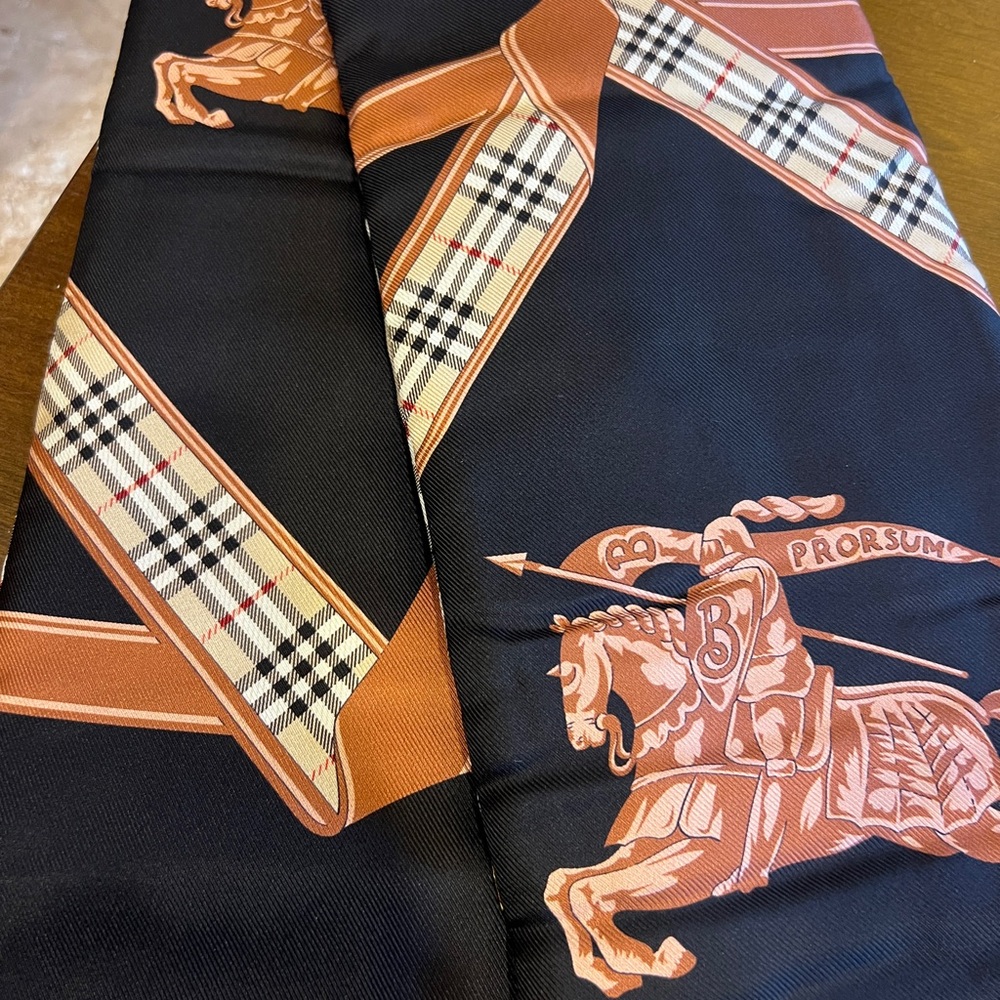 Title: Burberry SS Arch EKD Silk Scarf - Multi